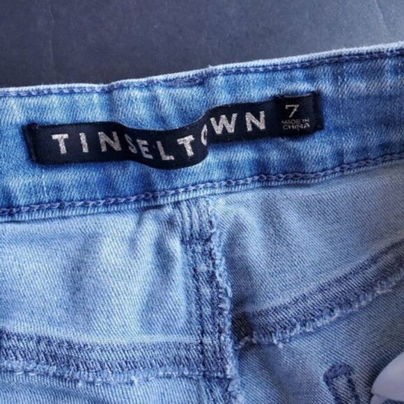 Tinseltown Light wash Blue Distressed Jeans - Picture 3 of 8